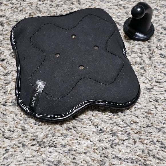 Garmin GPS Portable Friction Mount - Picture 6 of 7